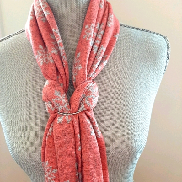 Infinity Scarf - Picture 1 of 2